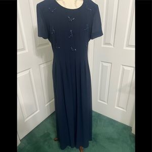 BLACK FRIDAY SALE 
Jessica Howard Dress